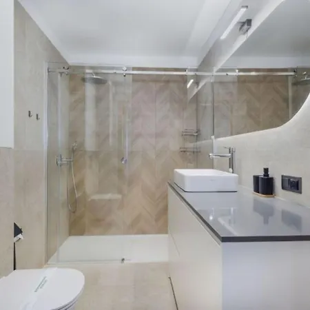 Place & Space By Primavera - Sauna, Pool & Gym דירה